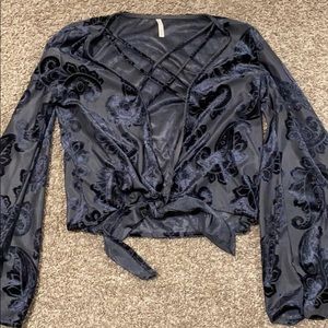 Cute velvet tie shirt